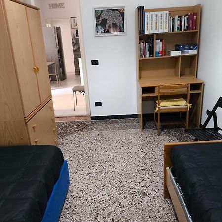 Appartamento In Centro Genoa Luaran gambar